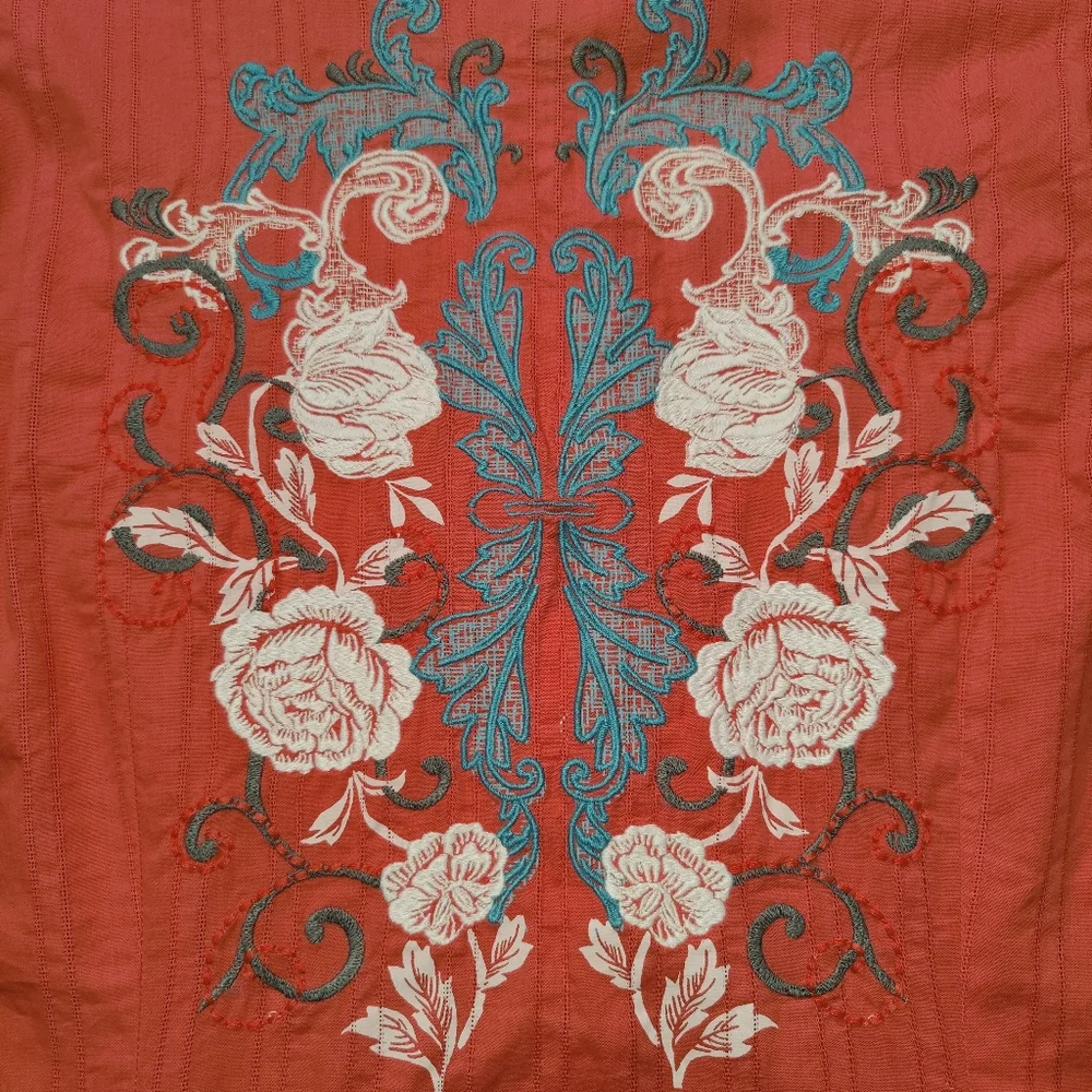 Ariat fitted button down shirt with back embroidery - Size M - Picture 10 of 11